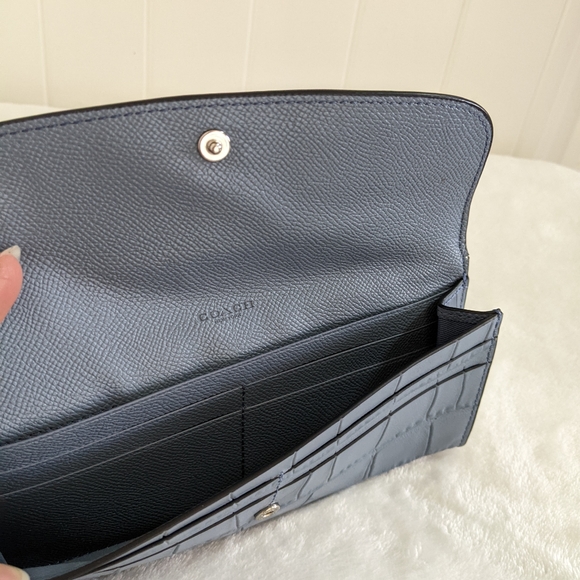 Vintage Coach Croc Embossed Wallet - Picture 8 of 9